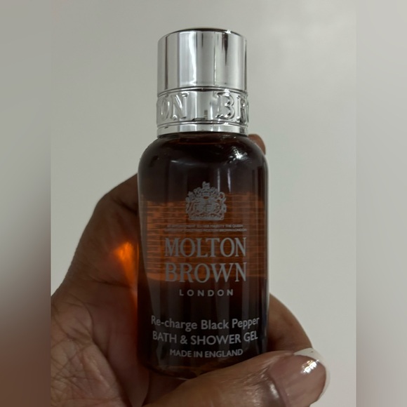 NEW Molton Brown Bath & Shower Gel Set - Black Pepper & Orange Bergamot - Picture 2 of 5